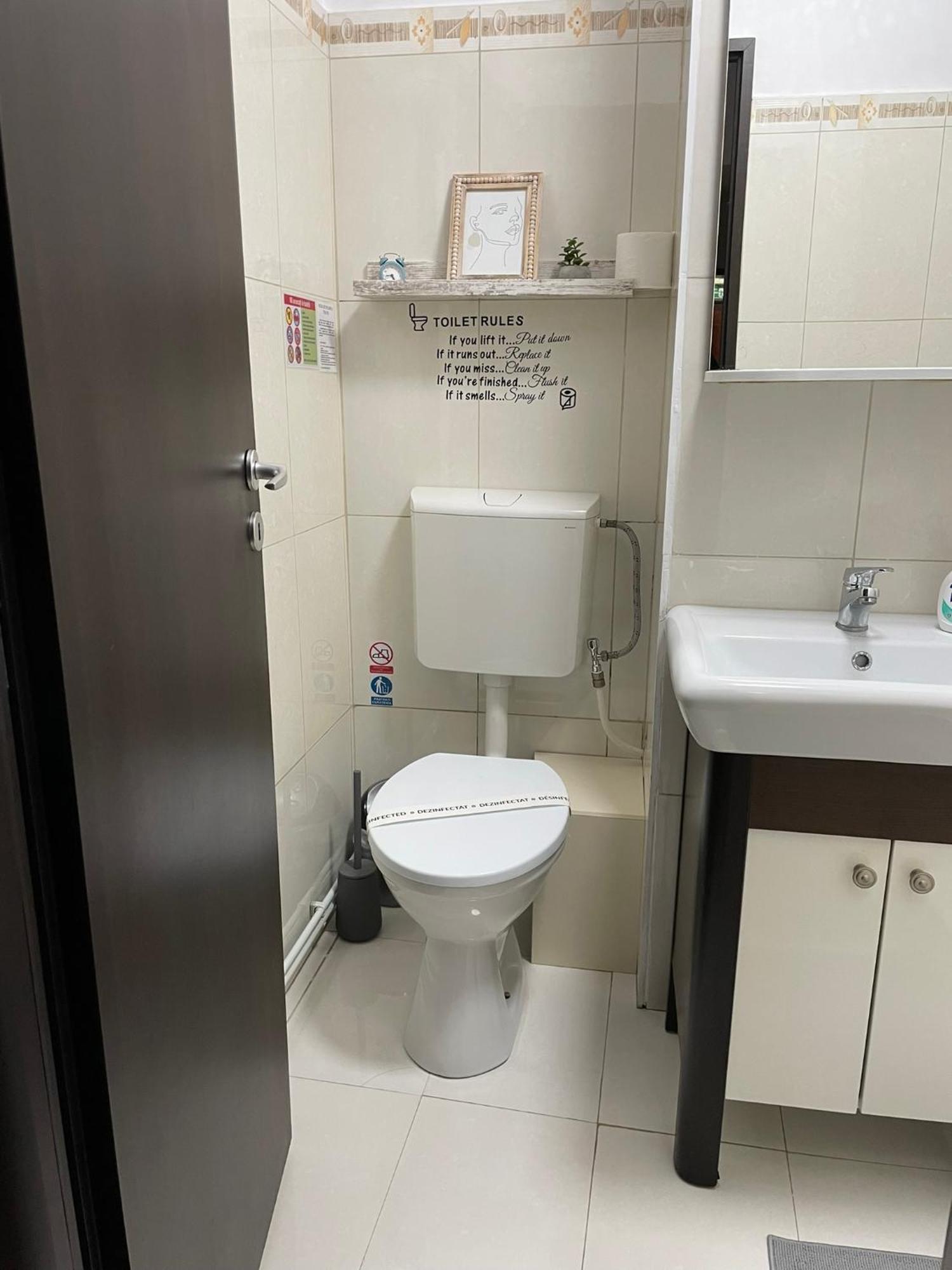 Apartament Cina Husi Exteriér fotografie