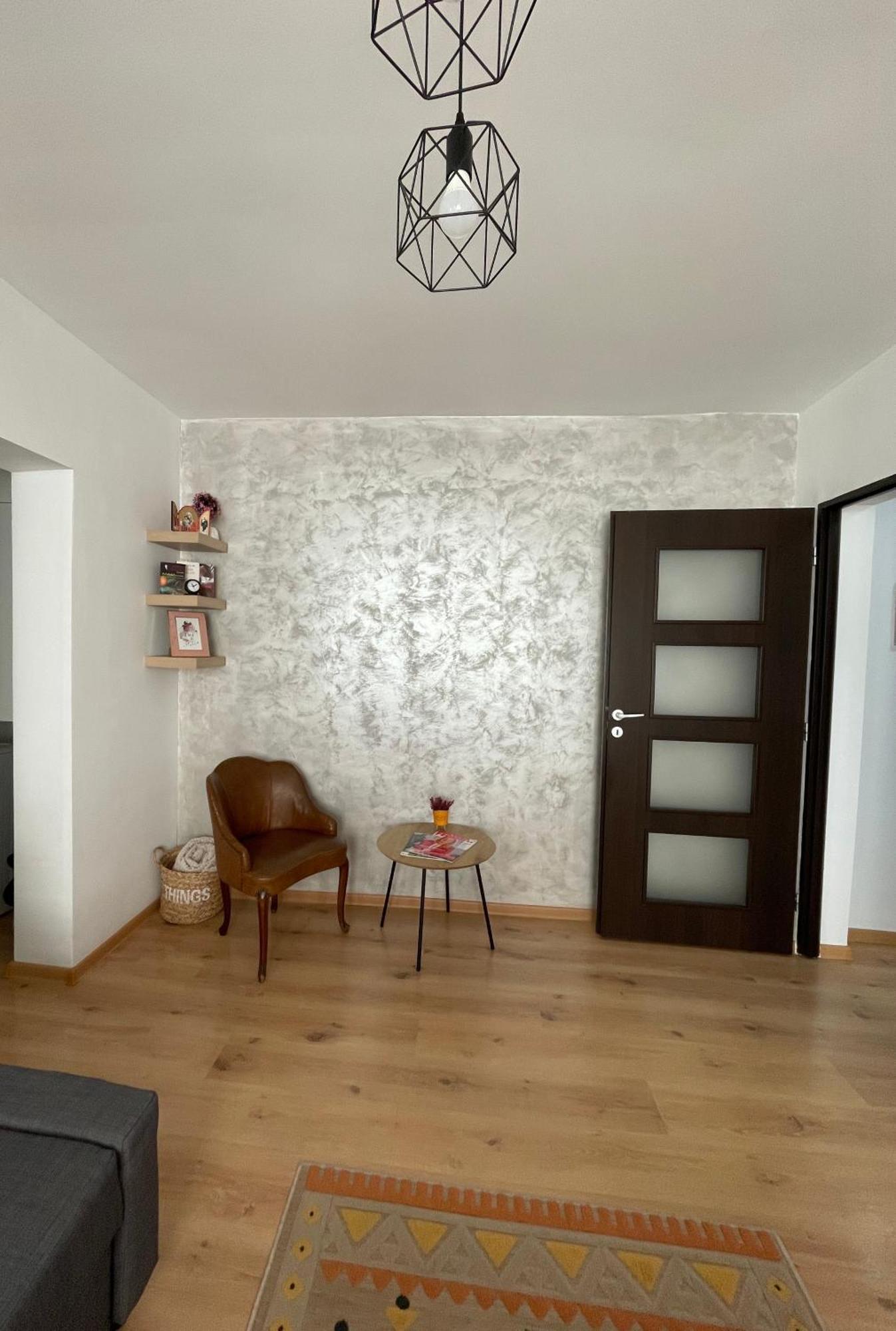Apartament Cina Husi Exteriér fotografie